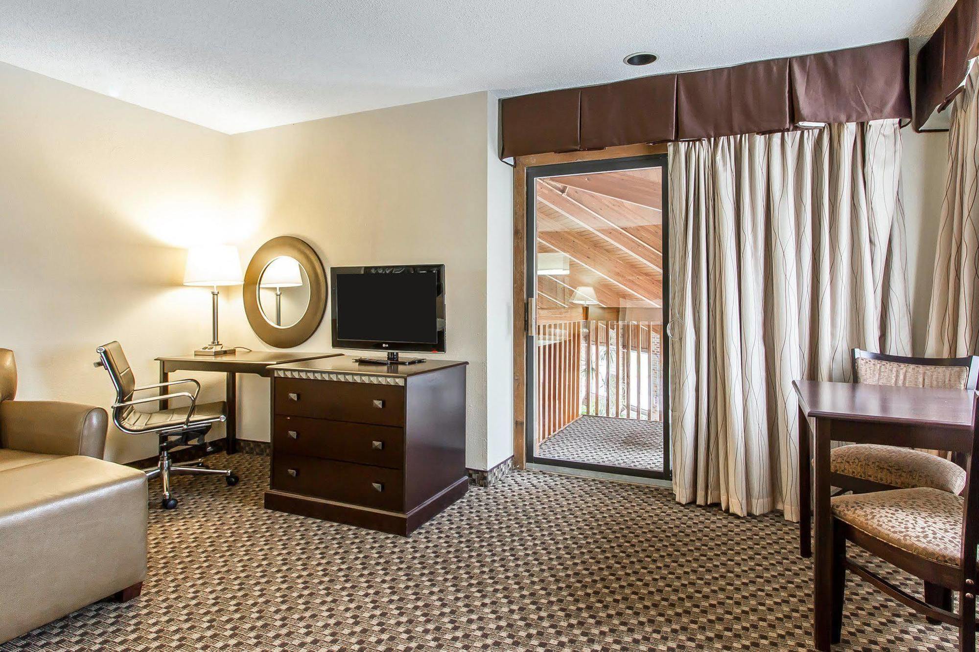 Quality Inn Macomb Near University Area Exterior foto